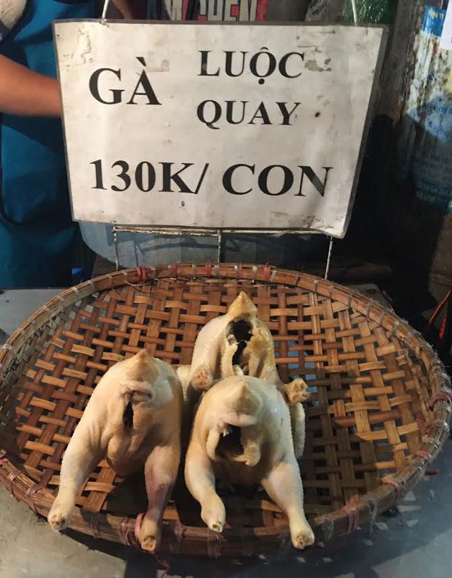 Giá của loại gà này được quảng cáo là gà ta thả với và bán với mức 130.000 đồng/con