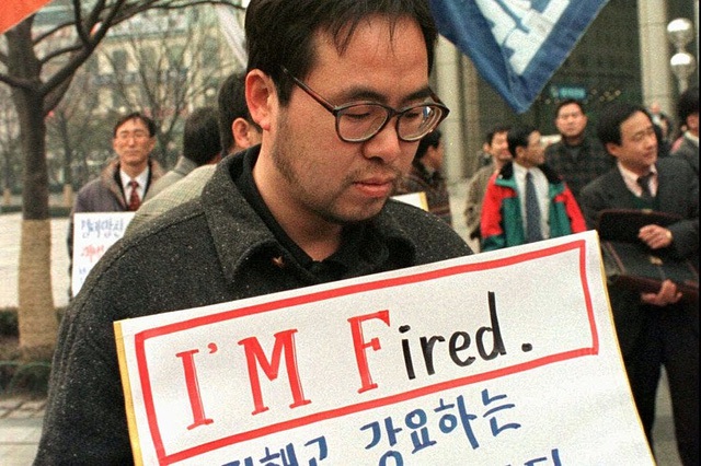 Khủng hoảng 1997 khiến cho nhiều người dân Hàn Quốc mang lòng căm ghét các tổ chức tài chính nước ngoài.