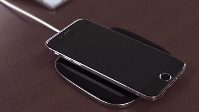 
iPhone 8 được cho là sẽ có khả năng sạc không dây ở khoảng cách 4-5m.
