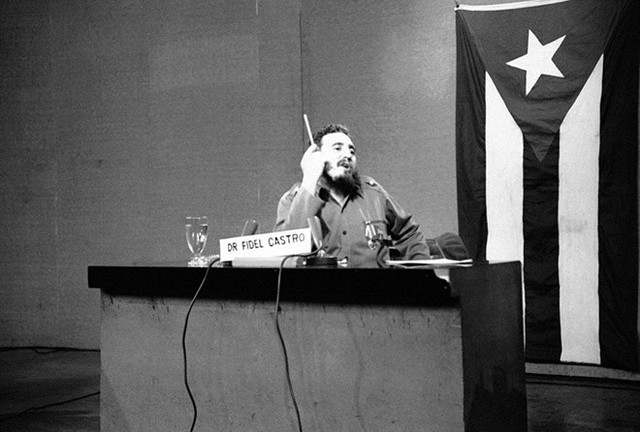 Ông Fidel Castro được ghi vào sách kỷ lục Guinness như một nhà hùng biện lửa - bài phát biểu của ông trước Liên Hợp Quốc được diễn ra liên tục trong 4 giờ 29 phút ngày 29/9 /1960. Theo Reuters, bài phát biểu dài nhất của lãnh tụ Castro tại Đại hội lần thứ ba của Đảng Cộng sản Cuba vào năm 1986 và kéo dài 7 giờ 10 phút. Còn tại Viện Hàn lâm Khoa học Tầm nhìn -Cuba, kéo dài 27 giờ. Và một lần Castro giảng giải trước dân biểu Mỹ trong 3 giờ về vấn đề tăng năng suất đặc biệt của sản lượng sữa bò.