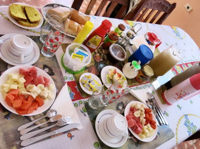 '
 Một bữa ăn sáng tại casa particular giá khoảng 4cuc. Bạn không thể thiếu thức ăn ở Cuba - Ảnh: Trần Minh Hằng
'