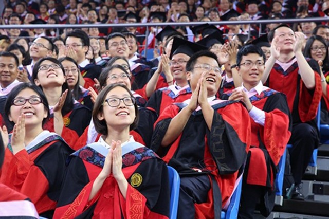  Trung Quốc đứng thứ tám trên bảng xếp hạng các hệ thống giáo dục đại học năm 2016 của QS. Các trường tốt nhất nước này là Đại học Thanh Hoa (thứ năm châu Á, thứ 24 thế giới), Đại học Bắc Kinh (thứ chín châu Á, thứ 39 thế giới) và Đại học Phục Đán (thứ 11 châu Á và 43 thế giới). Ảnh: Pku.edu.cn. 