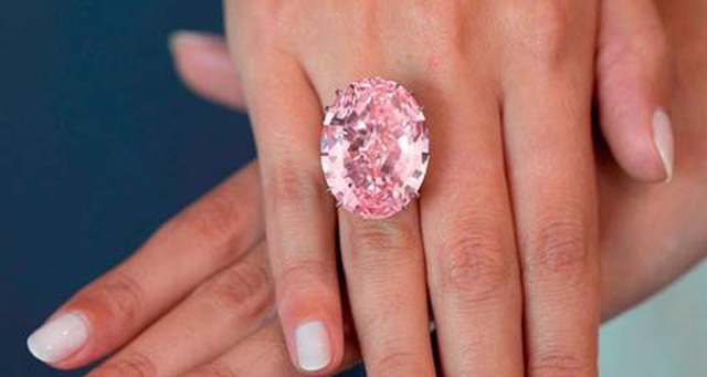 Pink Star xác lập kỉ lục: Viêm kim cương đắt giá nhất thế giới với mức giá 71 triệu USD