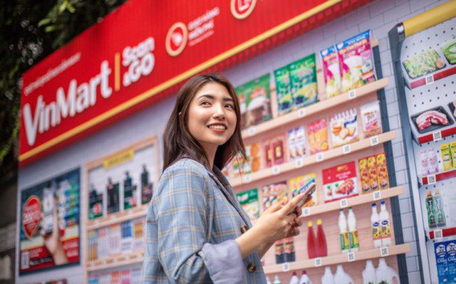 Vingroup mở “Siêu thị Vinmart 4.0” - Virtual Store đầu tiên tại Việt Nam: Khách chỉ cần nhìn áp phích và quét mã QR, 2 tiếng sau hàng đã tới cửa nhà