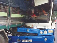 Tài xế cứu xe khách mất phanh được trao giải "Vô lăng Vàng" Tài xế cứu xe khách mất phanh được trao giải "Vô lăng Vàng"