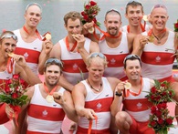 Lý do bất ngờ sau hành động cắn huy chương của các VĐV Olympic Lý do bất ngờ sau hành động cắn huy chương của các VĐV Olympic