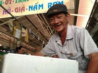Trúng số 20 tỷ: Ông khuân vác, chị quét chợ lên đời tỷ phú Trúng số 20 tỷ: Ông khuân vác, chị quét chợ lên đời tỷ phú