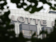 Chuyện gì đang xảy ra với Lotte vậy: Phó Chủ tịch tự sát, con gái nhà sáng lập ngồi tù, trụ sở bị lục soát điều tra Chuyện gì đang xảy ra với Lotte vậy: Phó Chủ tịch tự sát, con gái nhà sáng lập ngồi tù, trụ sở bị lục soát điều tra