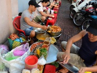 Hà Nội sắp có xe chuyên dụng nhập từ Mỹ về để kiểm tra nhanh rau củ, thịt cá, do Vingroup tài trợ Hà Nội sắp có xe chuyên dụng nhập từ Mỹ về để kiểm tra nhanh rau củ, thịt cá, do Vingroup tài trợ