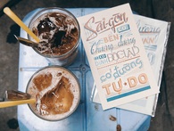 Quán cafe đúng kiểu Sài Gòn xưa, hơn nửa thế kỉ qua mỗi năm chỉ đóng cửa 10 phút... Quán cafe đúng kiểu Sài Gòn xưa, hơn nửa thế kỉ qua mỗi năm chỉ đóng cửa 10 phút...