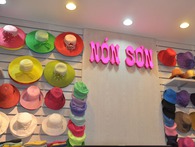 Quản lý Nón Sơn lý giải vì sao chuỗi vắng khách vẫn mở rộng hơn 100 cửa hàng, ở toàn vị trí đẹp & giá bán rất cao Quản lý Nón Sơn lý giải vì sao chuỗi vắng khách vẫn mở rộng hơn 100 cửa hàng, ở toàn vị trí đẹp & giá bán rất cao