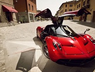 Siêu xe Pagani Huayra của Minh “nhựa” có giá trị lớn hơn 1/3 số công ty trên sàn chứng khoán Việt Siêu xe Pagani Huayra của Minh “nhựa” có giá trị lớn hơn 1/3 số công ty trên sàn chứng khoán Việt