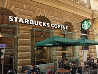 Áo: Starbuck, Amazon nộp thuế ít hơn cả xe bán xúc xích lề đường Áo: Starbuck, Amazon nộp thuế ít hơn cả xe bán xúc xích lề đường