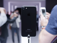 5 chiêu kinh doanh "có 1 không 2" giúp Apple hô biến iPhone cũ mèm thành iPhone 7 tươi mới 5 chiêu kinh doanh "có 1 không 2" giúp Apple hô biến iPhone cũ mèm thành iPhone 7 tươi mới