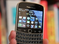 Tiếc lắm! Lần cuối ngắm 10 mẫu di động "vang bóng một thời" của BlackBerry Tiếc lắm! Lần cuối ngắm 10 mẫu di động "vang bóng một thời" của BlackBerry