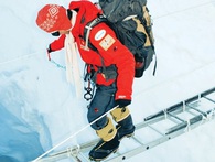 Đằng sau danh xưng Người Việt trẻ nhất chinh phục đỉnh Everest Đằng sau danh xưng Người Việt trẻ nhất chinh phục đỉnh Everest