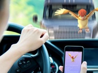 Xử lý nghiêm người vừa lái xe vừa chơi Pokemon Go Xử lý nghiêm người vừa lái xe vừa chơi Pokemon Go
