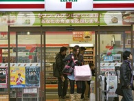 Đón chào "tân binh" 7 - Eleven gia nhập, mùa hè này thị trường bán lẻ Việt nóng hơn bao giờ hết Đón chào "tân binh" 7 - Eleven gia nhập, mùa hè này thị trường bán lẻ Việt nóng hơn bao giờ hết
