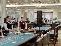 Nhìn Casino duy nhất của Hạ Long bước sang năm thứ 5 liên tiếp thua lỗ, các ông lớn BĐS muốn mở casino có cảm thấy lo lắng? Nhìn Casino duy nhất của Hạ Long bước sang năm thứ 5 liên tiếp thua lỗ, các ông lớn BĐS muốn mở casino có cảm thấy lo lắng?