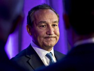 Sau bê bối kéo hành khách gốc Việt, CEO Oscar Munoz mất cơ hội trở thành Chủ tịch United Airlines Sau bê bối kéo hành khách gốc Việt, CEO Oscar Munoz mất cơ hội trở thành Chủ tịch United Airlines