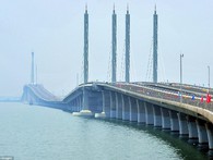 Trung Quốc hoàn thành đường hầm xuyên biển dài nhất, sâu nhất thế giới sau 7 năm Trung Quốc hoàn thành đường hầm xuyên biển dài nhất, sâu nhất thế giới sau 7 năm