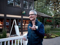 Một ngày bình thường của CEO Tim Cook – người bán iPhone đắt nhất lịch sử: Thức dậy từ 3:45 a.m, nhận 800 email mỗi ngày Một ngày bình thường của CEO Tim Cook – người bán iPhone đắt nhất lịch sử: Thức dậy từ 3:45 a.m, nhận 800 email mỗi ngày