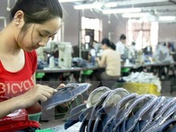 Lương tối thiểu ở Việt Nam: "Méo mó" vì phải gánh nhiều trọng trách Lương tối thiểu ở Việt Nam: "Méo mó" vì phải gánh nhiều trọng trách