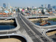 Khắc phục nghịch lý 'có tiền không tiêu được' Khắc phục nghịch lý 'có tiền không tiêu được'