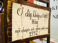 Giữa Hà Nội, có một quán cafe đang gây sốt vì tấm biển hiệu "Ở đây không có wifi, hãy nói chuyện với nhau như năm 1992!" Giữa Hà Nội, có một quán cafe đang gây sốt vì tấm biển hiệu "Ở đây không có wifi, hãy nói chuyện với nhau như năm 1992!"
