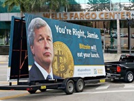 Không chỉ Bitcoin, JP Morgan từng 'phao tin' với thị trường bạc: Không có hàng nhưng khiến nhà đầu tư tin 'sái cổ', giá tăng gấp rưỡi! Không chỉ Bitcoin, JP Morgan từng 'phao tin' với thị trường bạc: Không có hàng nhưng khiến nhà đầu tư tin 'sái cổ', giá tăng gấp rưỡi!