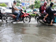Cận cảnh "quái vật" thông minh ở Sài Gòn có thể hút sạch nước trên đường ngập chỉ sau 15 phút Cận cảnh "quái vật" thông minh ở Sài Gòn có thể hút sạch nước trên đường ngập chỉ sau 15 phút