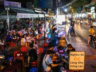 Cận cảnh khu tập kết hàng rong hợp pháp đầu tiên ở chợ Phạm Văn Hai Sài Gòn Cận cảnh khu tập kết hàng rong hợp pháp đầu tiên ở chợ Phạm Văn Hai Sài Gòn