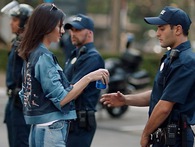 Thương hiệu lớn như Pepsi cũng phải gửi lời xin lỗi người tiêu dùng vì quảng cáo gây tranh cãi Thương hiệu lớn như Pepsi cũng phải gửi lời xin lỗi người tiêu dùng vì quảng cáo gây tranh cãi