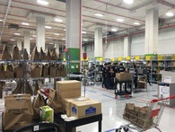 Những hình ảnh đầu tiên bên trong kho hàng khổng lồ của Amazon tại Đông Nam Á Những hình ảnh đầu tiên bên trong kho hàng khổng lồ của Amazon tại Đông Nam Á
