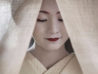 Con đường vào nghề khắc nghiệt của các Geisha tập sự Con đường vào nghề khắc nghiệt của các Geisha tập sự