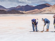 Cơn sốt xe điện đang gây nên cuộc đại chiến Lithium tại Châu Mỹ Latinh như thế nào? Cơn sốt xe điện đang gây nên cuộc đại chiến Lithium tại Châu Mỹ Latinh như thế nào?
