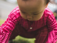 Phát minh cực thú vị giải quyết hoàn toàn vấn đề trẻ con lớn quá mặc không vừa quần áo cũ nữa Phát minh cực thú vị giải quyết hoàn toàn vấn đề trẻ con lớn quá mặc không vừa quần áo cũ nữa