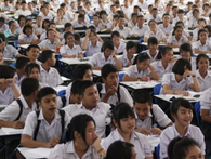 Bloomberg: Bộ Giáo dục Việt Nam có 70 người còn Thái Lan có 20.000 người Bloomberg: Bộ Giáo dục Việt Nam có 70 người còn Thái Lan có 20.000 người