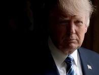 Nhìn vào những hình ảnh tâng bốc bản thân vào mỗi sáng - Thói quen của Tổng thống Mỹ Donald Trump, ai cũng nên học theo nếu muốn thành công Nhìn vào những hình ảnh tâng bốc bản thân vào mỗi sáng - Thói quen của Tổng thống Mỹ Donald Trump, ai cũng nên học theo nếu muốn thành công