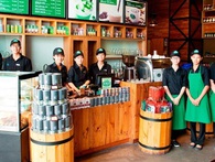 Cuối tuần hay ngồi Highlands, Starbucks, nhưng bạn có biết lí do vì sao giá cà phê ở đó lại đắt hơn cà phê đường phố gấp nhiều lần? Cuối tuần hay ngồi Highlands, Starbucks, nhưng bạn có biết lí do vì sao giá cà phê ở đó lại đắt hơn cà phê đường phố gấp nhiều lần?