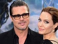 Sốc: Đây mới là sự thật về cuộc tái hợp thế kỷ của Angelina Jolie và Brad Pitt? Sốc: Đây mới là sự thật về cuộc tái hợp thế kỷ của Angelina Jolie và Brad Pitt?