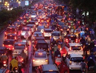 Chùm ảnh: Ảnh hưởng của bão số 10, người Hà Nội vội vã về nhà trong cơn mưa lớn Chùm ảnh: Ảnh hưởng của bão số 10, người Hà Nội vội vã về nhà trong cơn mưa lớn