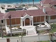 Biệt thự Tổng thống Trump xác xơ sau bão Biệt thự Tổng thống Trump xác xơ sau bão