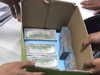 Nghi can cướp hơn 2 tỷ ở Trà Vinh dùng súng giả và giấu tiền ở nơi làm việc Nghi can cướp hơn 2 tỷ ở Trà Vinh dùng súng giả và giấu tiền ở nơi làm việc