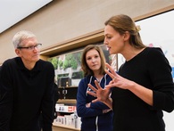 Tim Cook sụt hạng thê thảm trong danh sách những CEO tốt nhất thế giới Tim Cook sụt hạng thê thảm trong danh sách những CEO tốt nhất thế giới