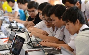 Nghịch lý: 200 nghìn cử nhân thất nghiệp, ĐH Bách Khoa đào tạo nhân lực không đủ cho 1 công ty Nghịch lý: 200 nghìn cử nhân thất nghiệp, ĐH Bách Khoa đào tạo nhân lực không đủ cho 1 công ty