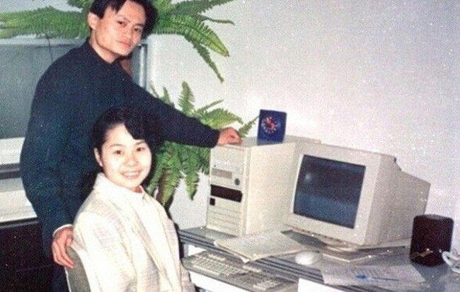 Vợ Jack Ma lần đầu tiết lộ tuyệt chiêu trở thành phu nhân tỷ phú: Hãy yêu và cưới một người đàn ông