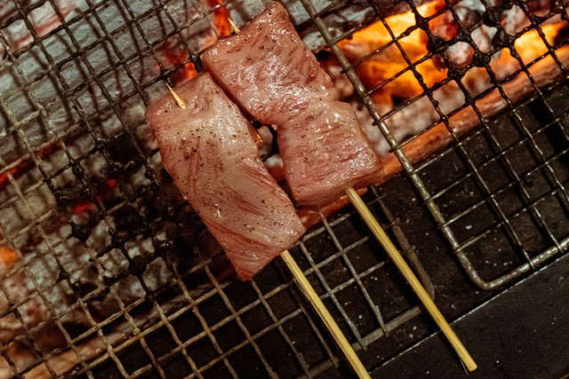  Từ món thịt bình dân của Nhật Bản, bò Wagyu đã trở thành loại thịt đắt đỏ ngang ngửa siêu xe như thế nào?  - Ảnh 3.