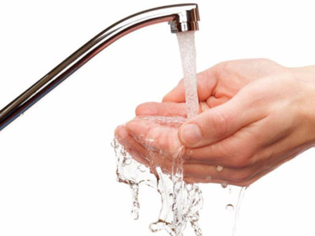 Bộ Tài chính đề xuất giảm giá nước sạch - Ảnh 1.
