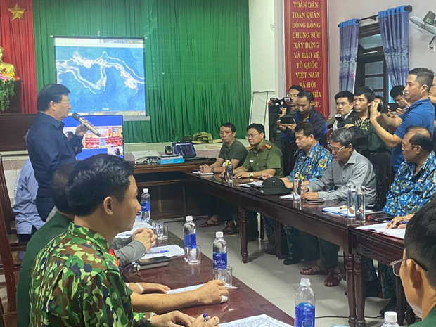 Vụ sạt lở Thủy điện Rào Trăng 3: Đang đưa 3 thi thể công nhân ra ngoài, chưa liên lạc được 13 chiến sĩ cứu hộ - Ảnh 17.